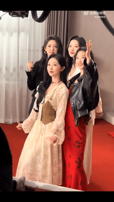 谁给这四个人抬部女性群像剧王小亿冷清孤傲，李柯以甜美可爱，韩雨彤美艳霸气，岳雨婷