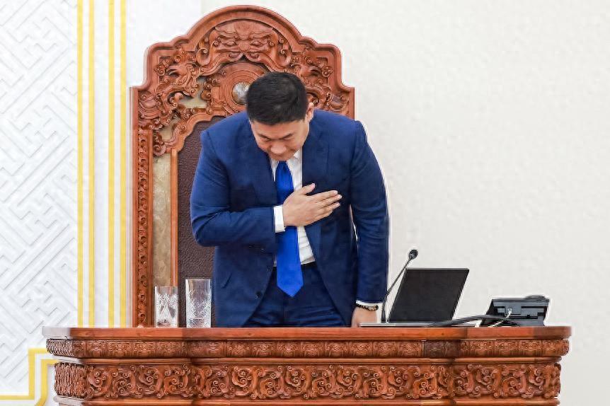 蒙古国总理突然被解职，美国的稀土又没着落了
 
蒙古国最近发生了一件挺让人唏嘘的