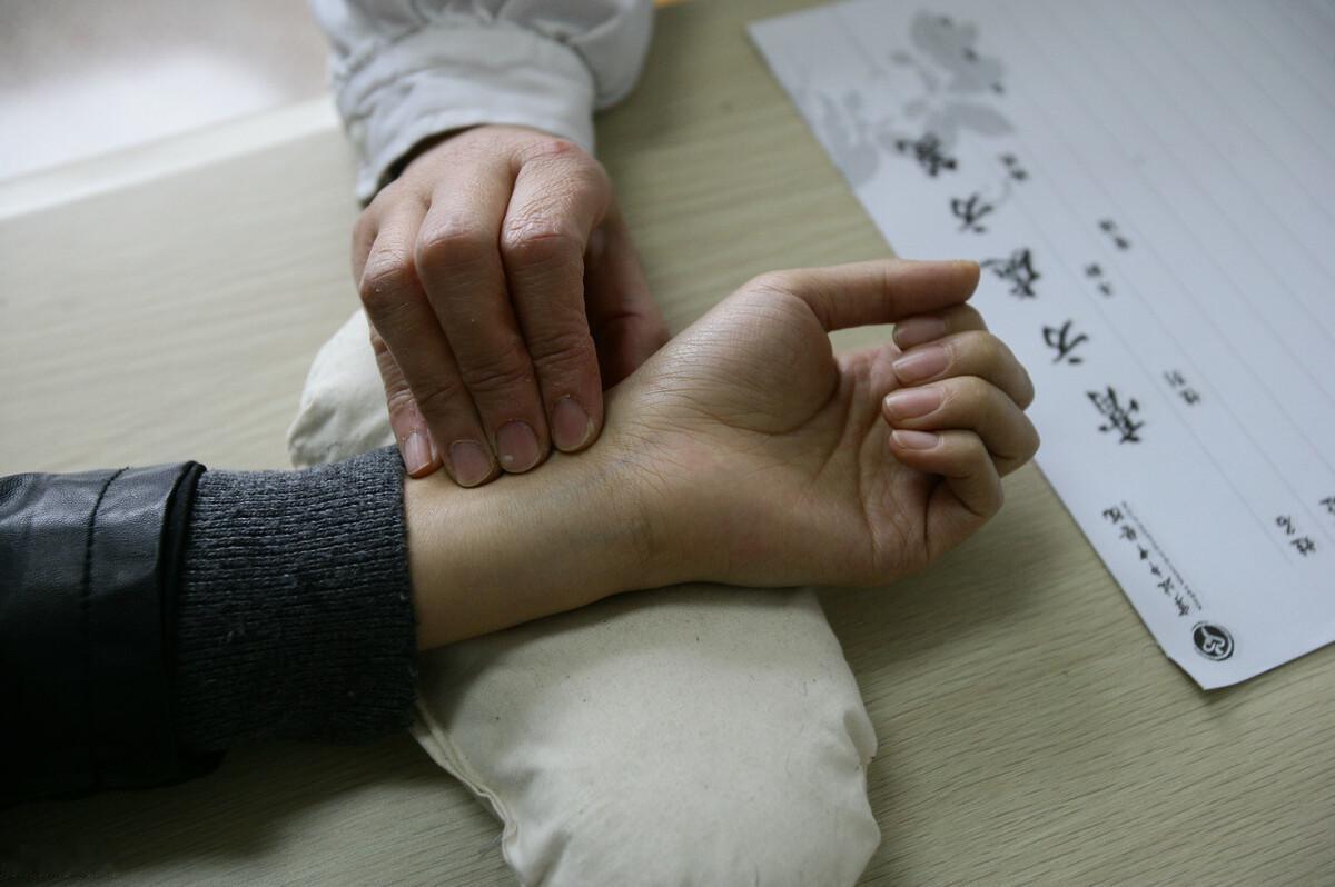 中医男科医生不常开西地那非，那会用什么益肾固精助阳的中成药，帮助改善勃起不坚的问