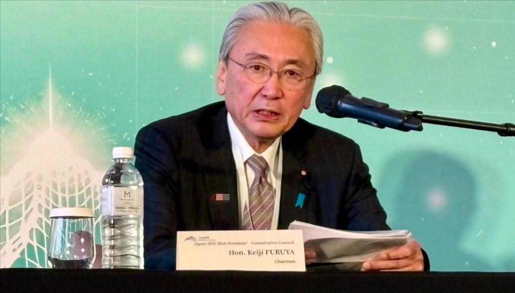 窜台日本议员叫嚣：“以武力保护台湾”

3月16日，正在窜访台湾的日本众议员古屋