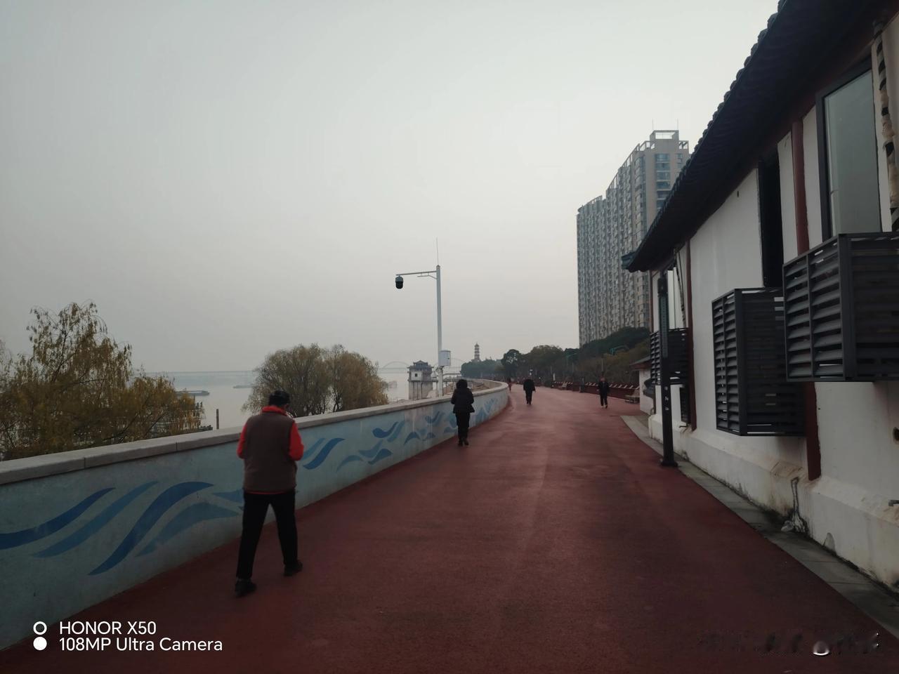 你觉得中年人的压力主要来自哪里中年人的压力主要来自工作压力