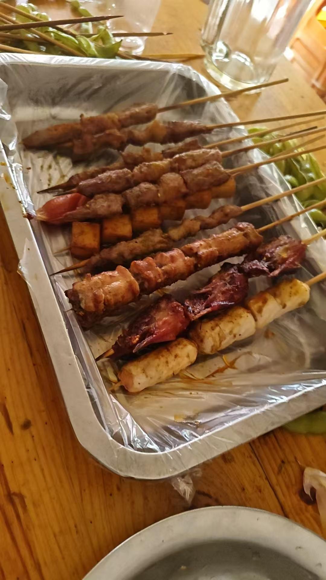 烧烤唱歌