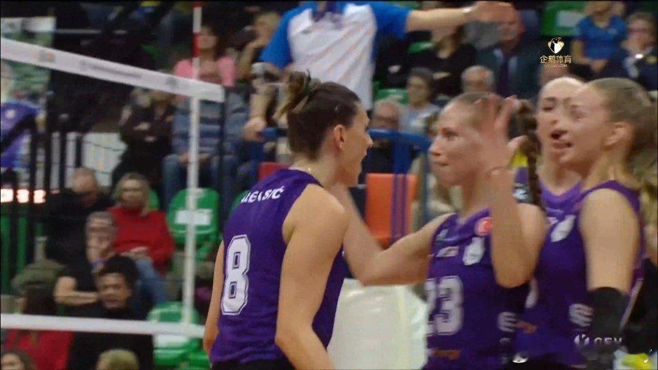 马里诺夫真的不错。网口抢到球，晃出空门。