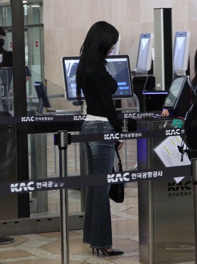 贤嬷看了流泪 贤公看了陶醉 我直呼握草女神... 