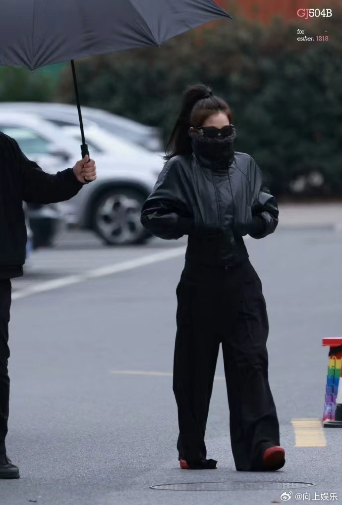 虞书欣allblack高马尾酷姐虞书欣的小腰 虞书欣allblack高马尾酷姐，