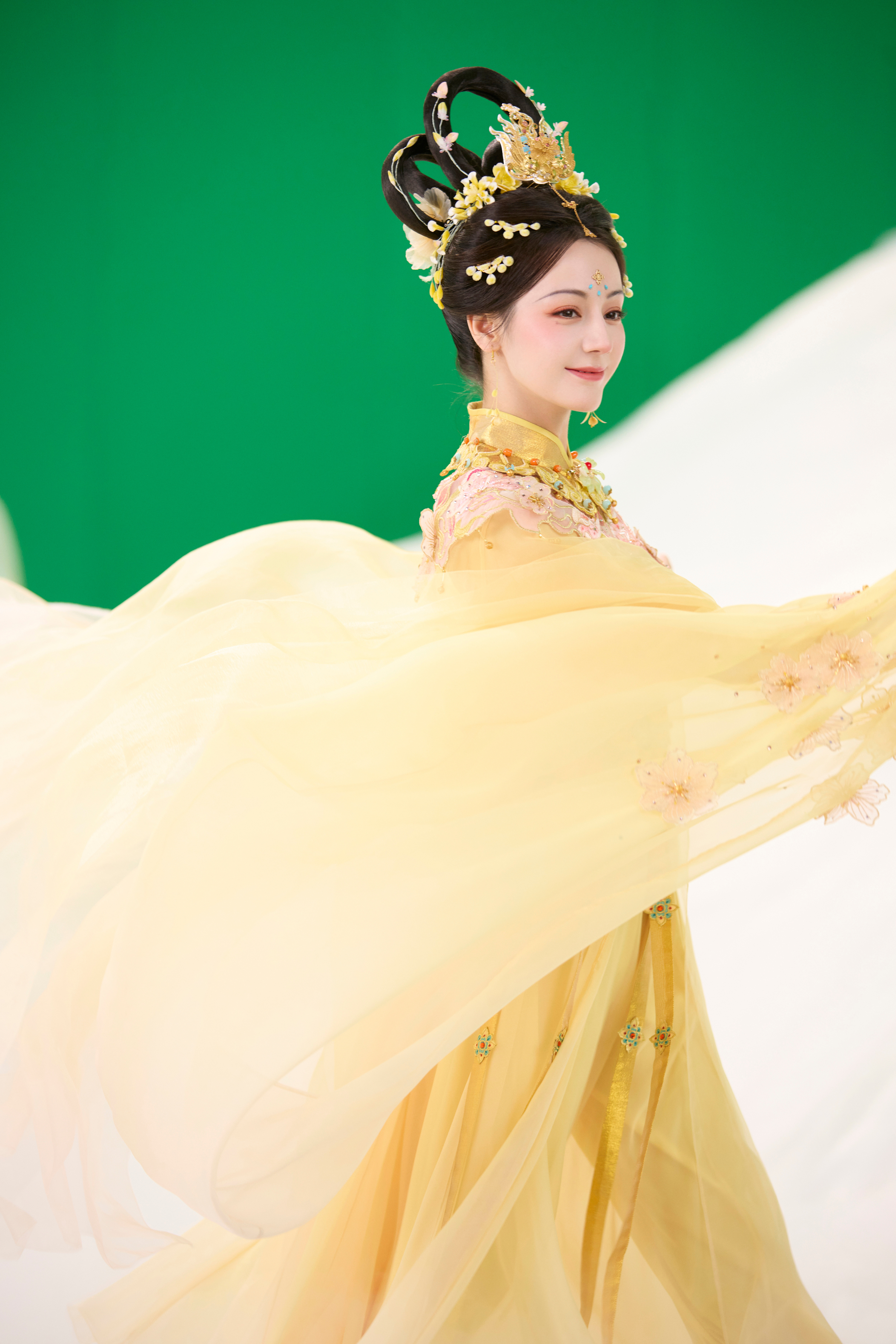 迪丽热巴上一秒现代灵魂下一秒贺思慕迪丽热巴  在复制粘贴的时代，你是手写的诗