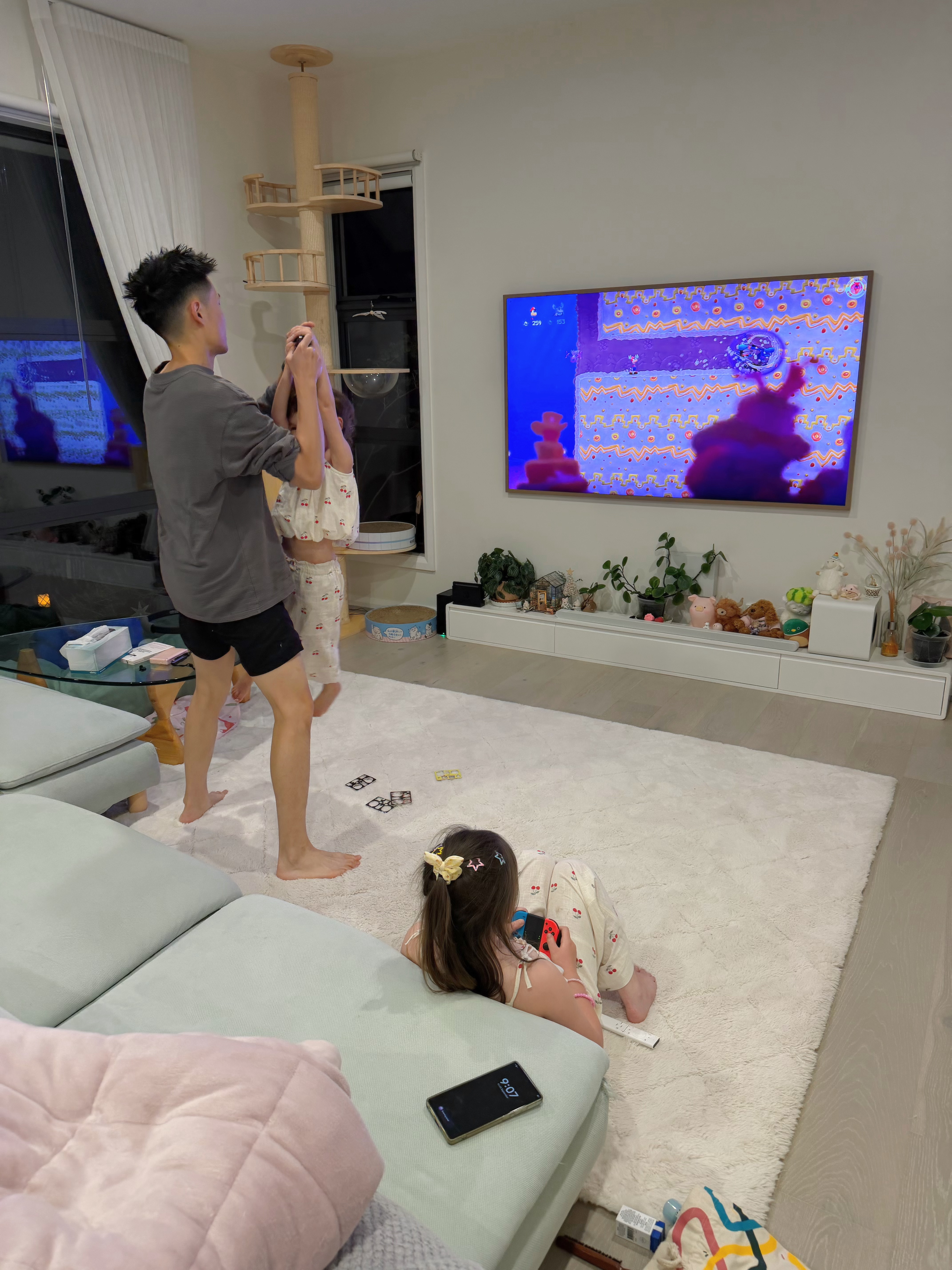 在医生身上挂了两天的小Hannah每天早上一醒来就问big bro什么时候来，医