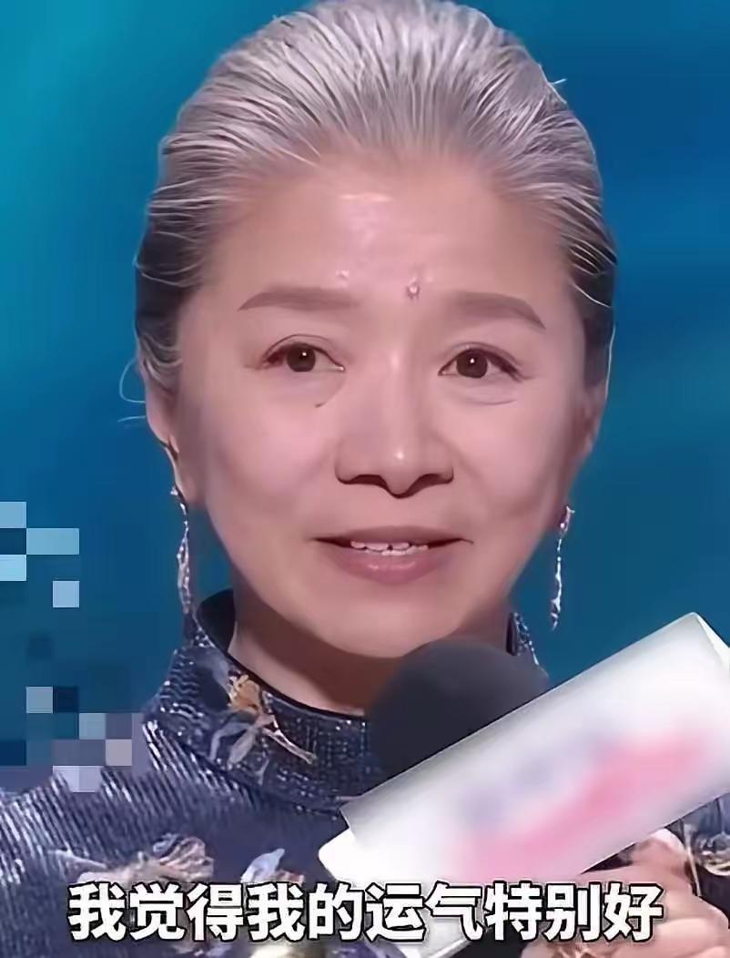 发现了没？
只要是老戏骨迟蓬老师演的戏，
不管谁演她的儿媳妇，演技好不好，
她演