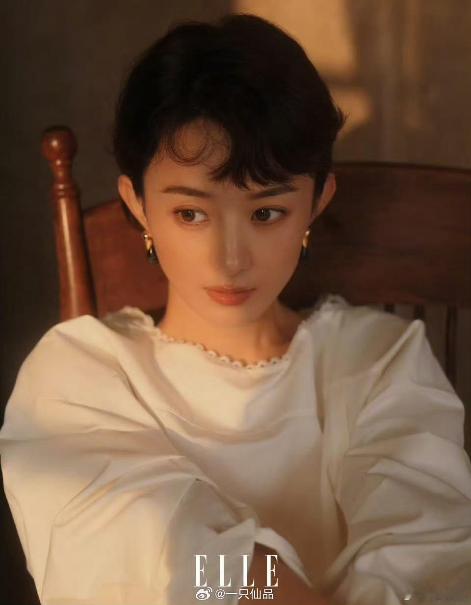 赵丽颖营业，姐姐就是宙美一，气质拿捏你就记住喽，赵丽颖的丽是奥黛丽赫本的丽 