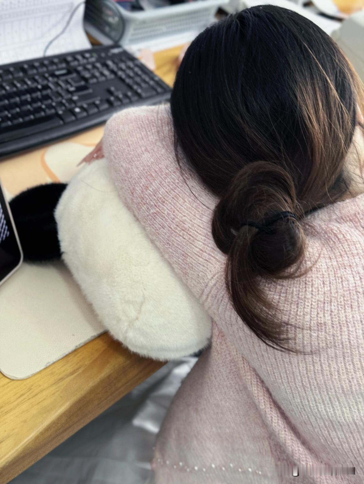 每到周五即犯困(>_<)