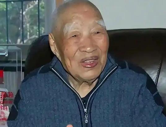 1955年，58军军长孔庆德给自己上报大校军衔，主管授衔的罗荣桓元帅急了：你打掉