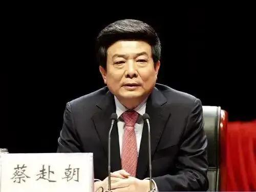 这只“老虎”不一般，有两个特征：一是退休近十年后被查，表明平安着陆可不容易。二是