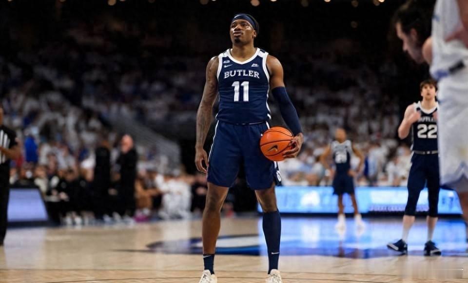 贾迈勒·特尔福特击败拥有多位NBA经验的球员，成功获得快船队最后一个双向合同名额