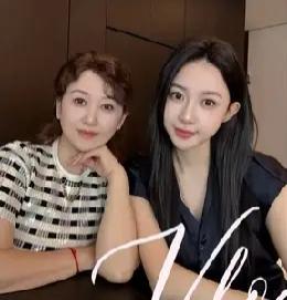 论娱乐圈明星中谁家的丈母娘最年轻，那么潘玮柏家无疑是排的上号的一家。

近日，宣