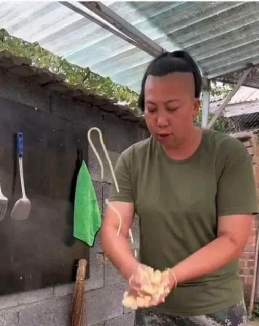 所有人都以为东北雨姐能够东山再起，可最后将当初花费了1800万购买的电商大楼进行