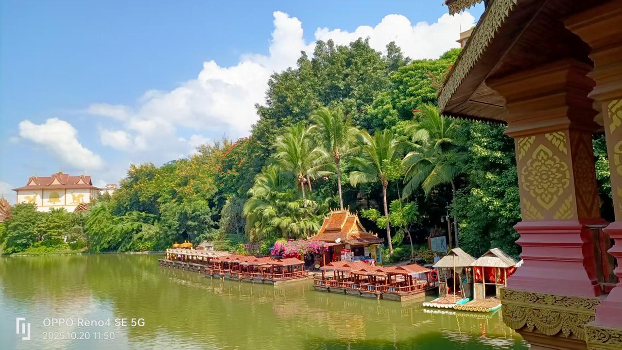 上联：三秋霜摧黄叶，诚邀下联四月雨洗青松。