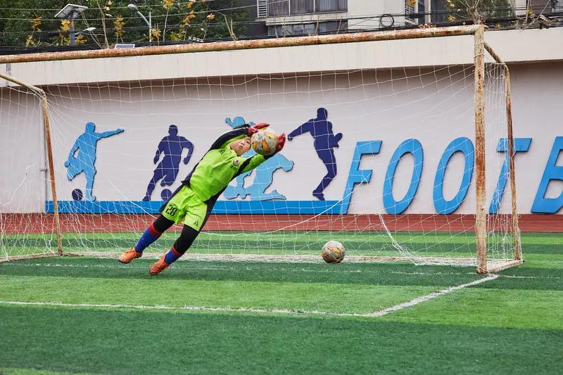 ⚽️教育部公布2025年全国青少年校园足球特色学校名单啦，全国4928所学校入选