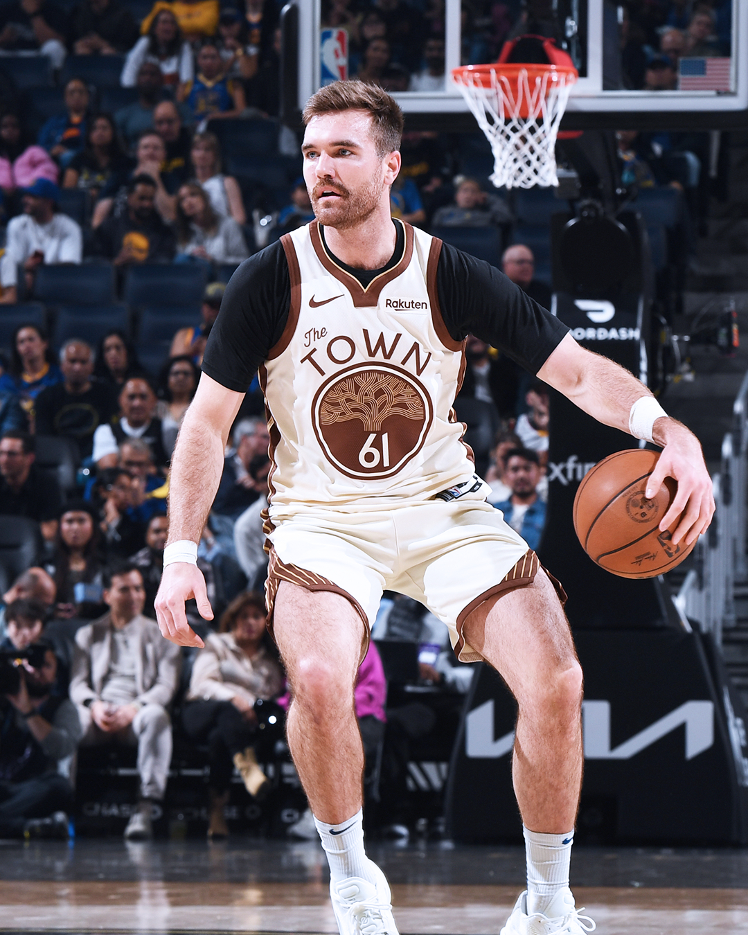 斯宾塞13分，5篮板，2助攻，1抢断。 勇士战胜奇才