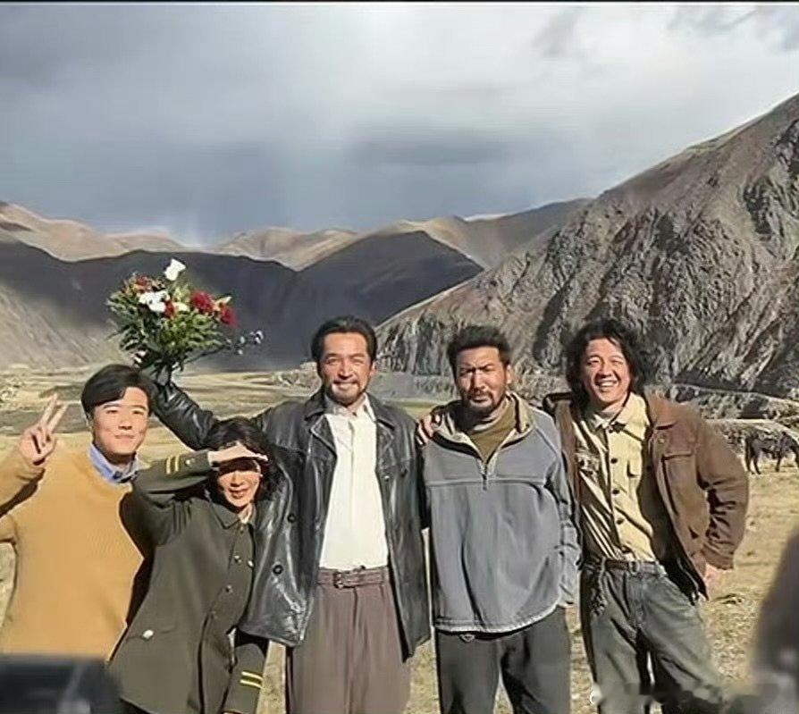 杨紫胡歌生命树杀青了杨紫胡歌生命树杀青合照路透杨紫胡歌生命树杀青了杨紫[超话] 