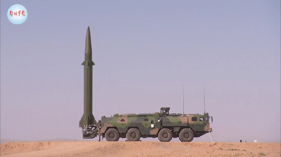 #解放军台海演习：火箭军完成导弹准备# 这次军演依然出动了老当益壮的东风-11弹