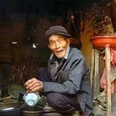 “我的儿子不要我了，但我的国家还记得我！” 一等功臣孙顺明被儿媳赶到废弃机井房，
