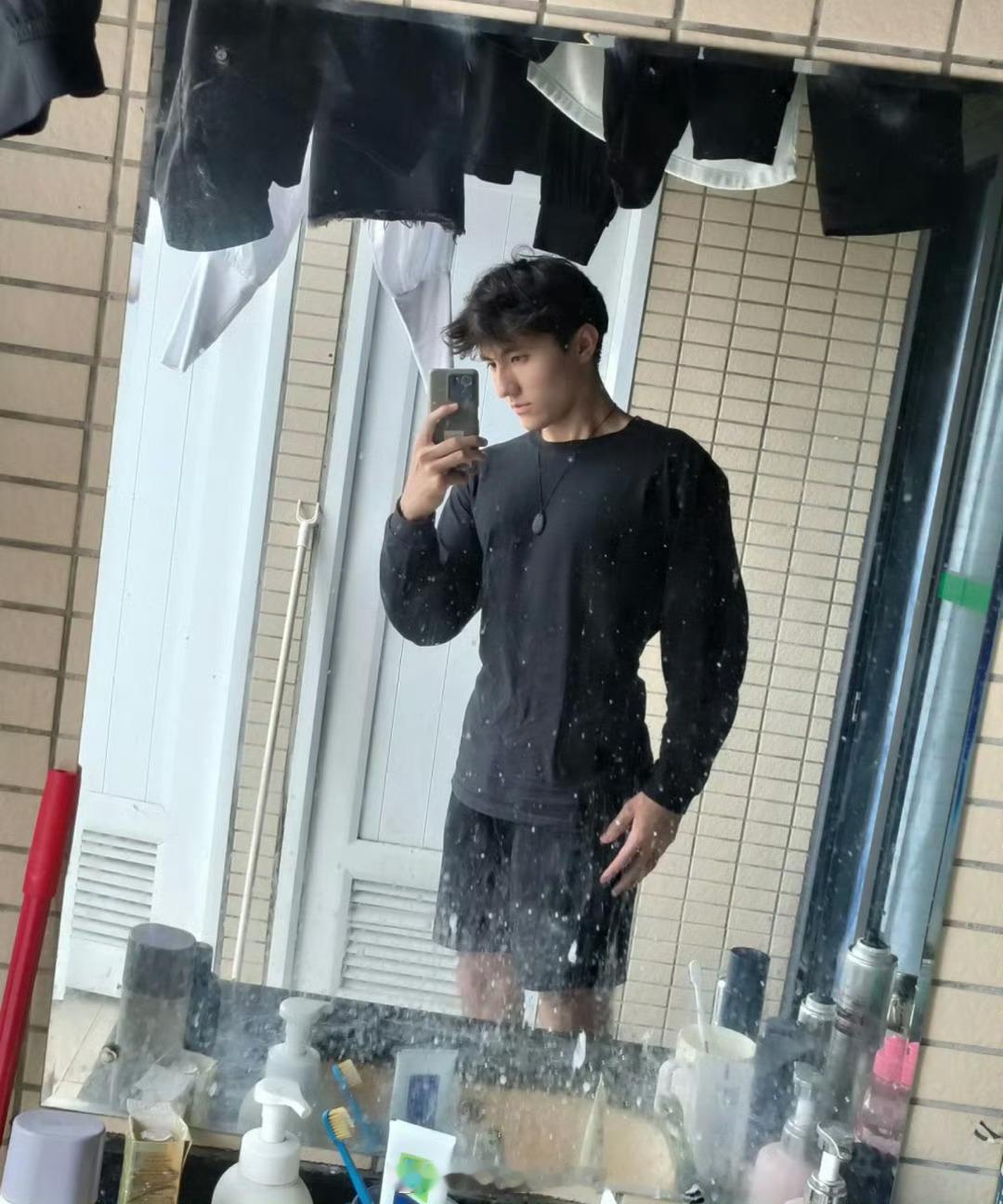 好像还是男大