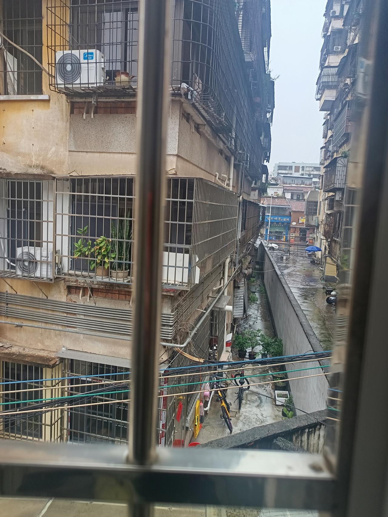 我在肇庆的端州区
发现一个很严重的问题
那不知道怎么说才好了




你敢相信吗