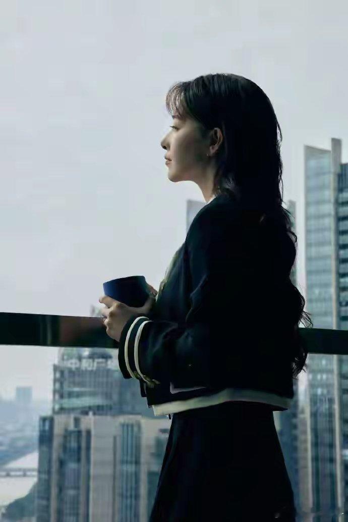 阚清子用一篇长文，正式和角色乔海伦告别。这个角色情绪张力极强，很容易让人沉浸其中