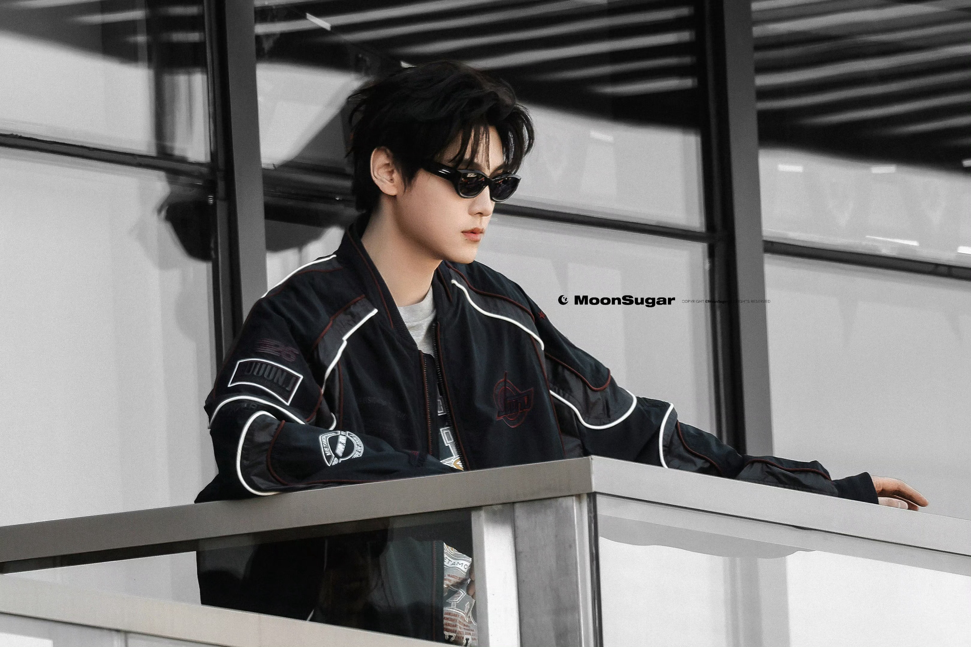 站姐蓝莓 .甜玉米为田栩宁F1活动应援栩你渝生站姐拍的田栩宁👇 