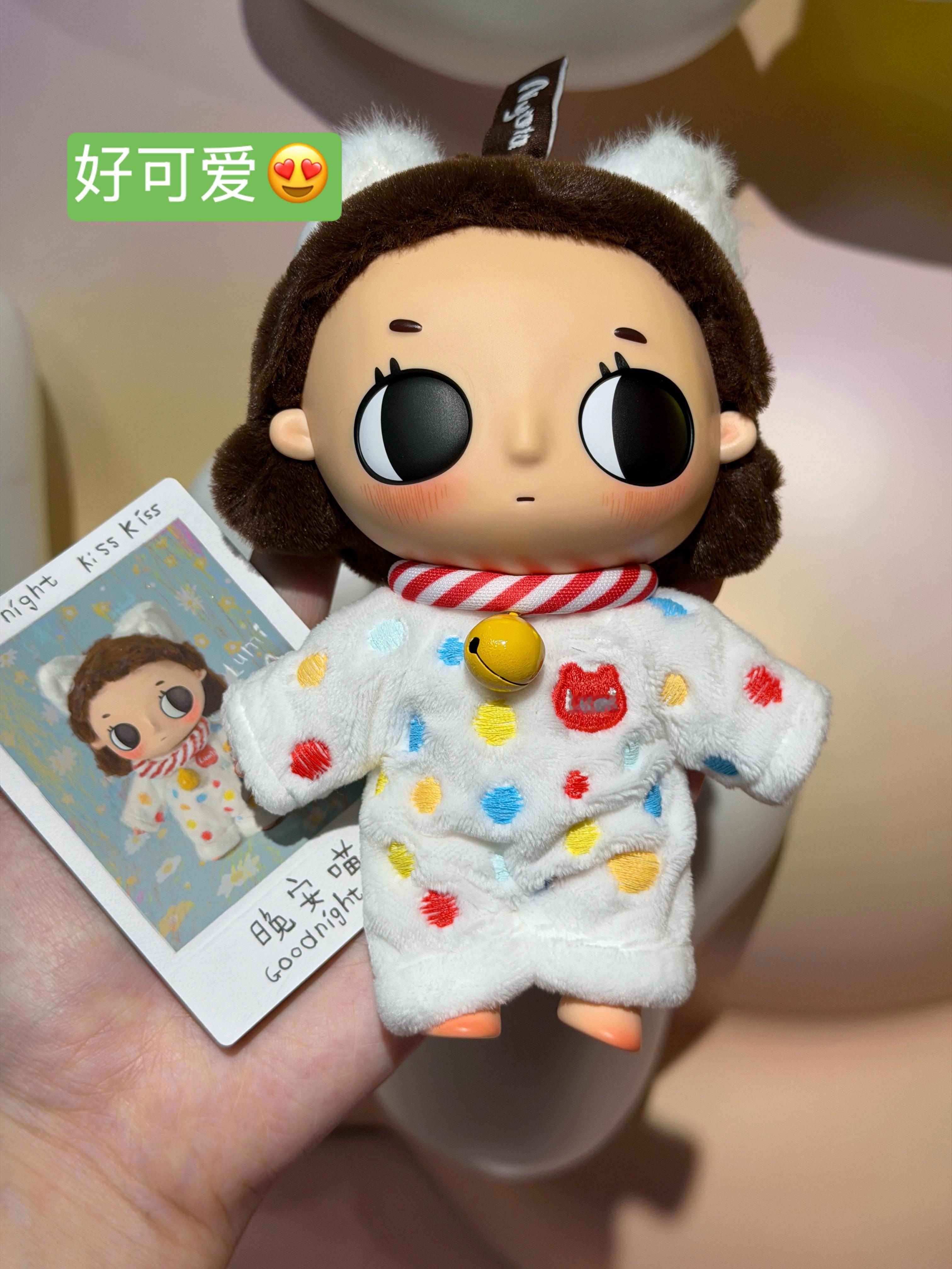 和师妹去泡泡玛特乐园玩啦太开心了！刚买完吃的突然下起了瓢泼大雨两个人举着伞一顿炫