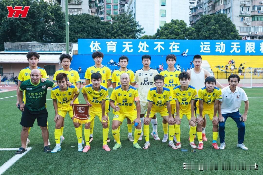 【绿茵无悔，拼搏为证——湛江龙仁足球俱乐部的热血征程】
在湛江龙仁足球俱乐部的训