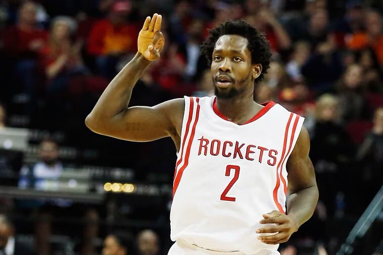 贝弗利回忆自己效力火箭与快船时期说道：“我大概是当时NBA里最好的防守型后卫。”