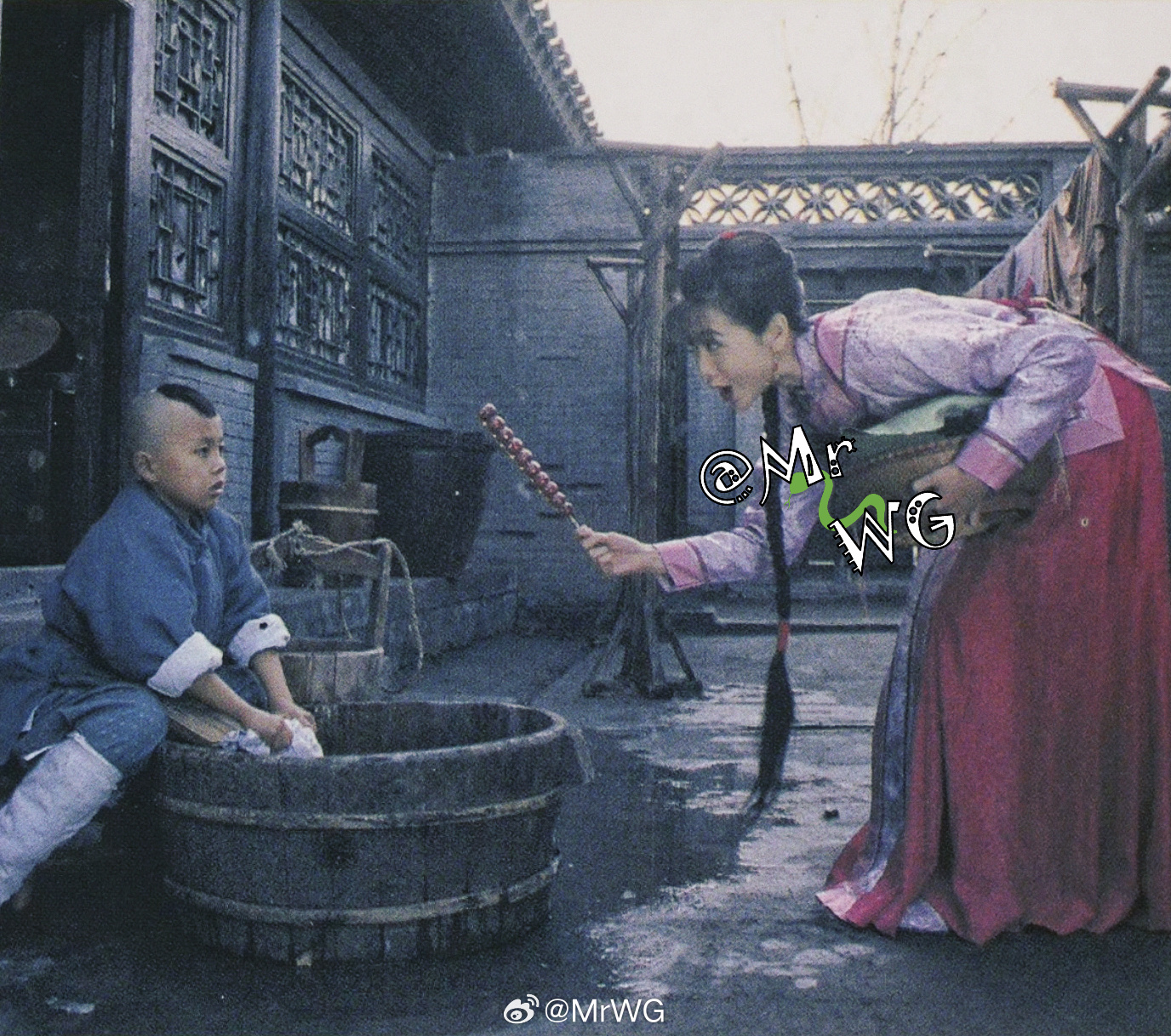 香港电影独家扫描 “红豆”🫘姐姐多好啊，又是给儿子买糖葫芦吃，又是给爸爸量体裁