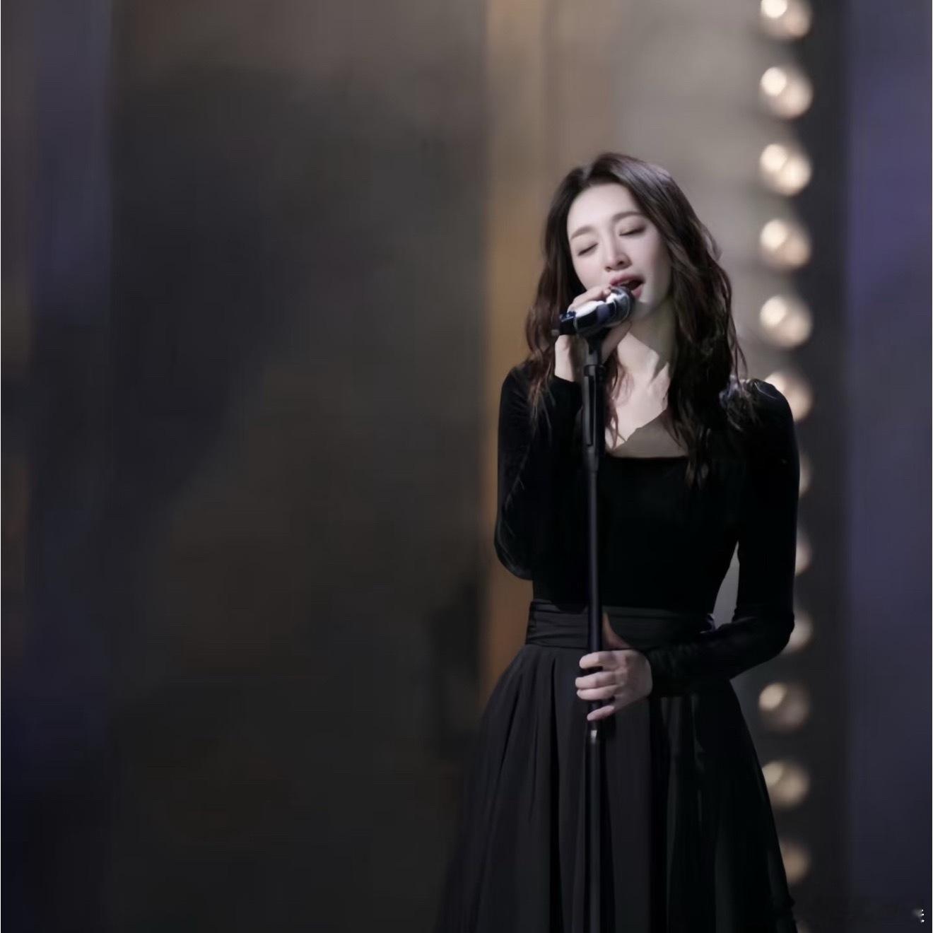 李小冉人生经历小说女主真正的大美女是真的不管什么年龄都这么有魅力！姐姐继续发光吧