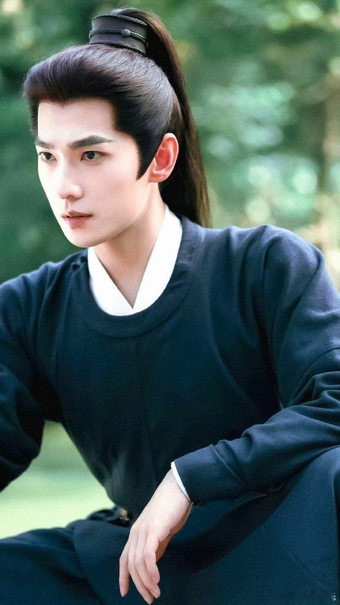 杨洋不让江山开机还以为已经开机了，没想到了2月底开机。所以这个饼是真的了？🐧《