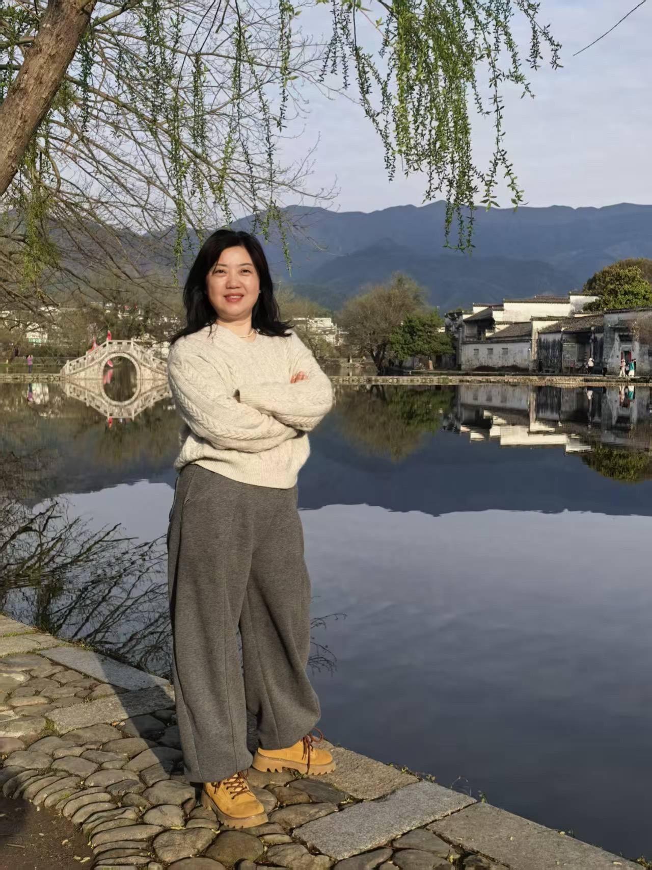 生活与活着。我们要有生命力的活着把自己心态养好