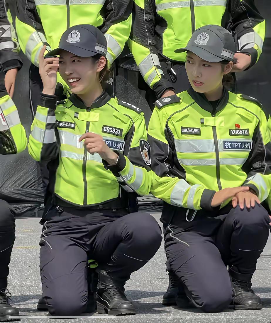 请问一下，二位警察的警衔有什么区别