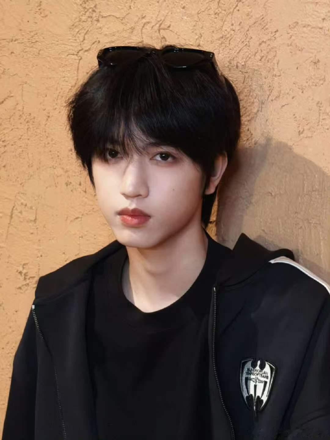 张桂源帅清醒了张桂源早六帅清醒了 玛雅 好爽的一张脸 