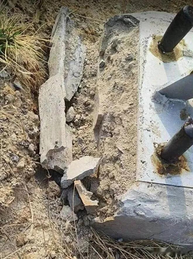 3亿北斗防灾工程被曝一掰就碎：监测滑坡的设备，自己先塌了
·
天上的北斗越来越准
