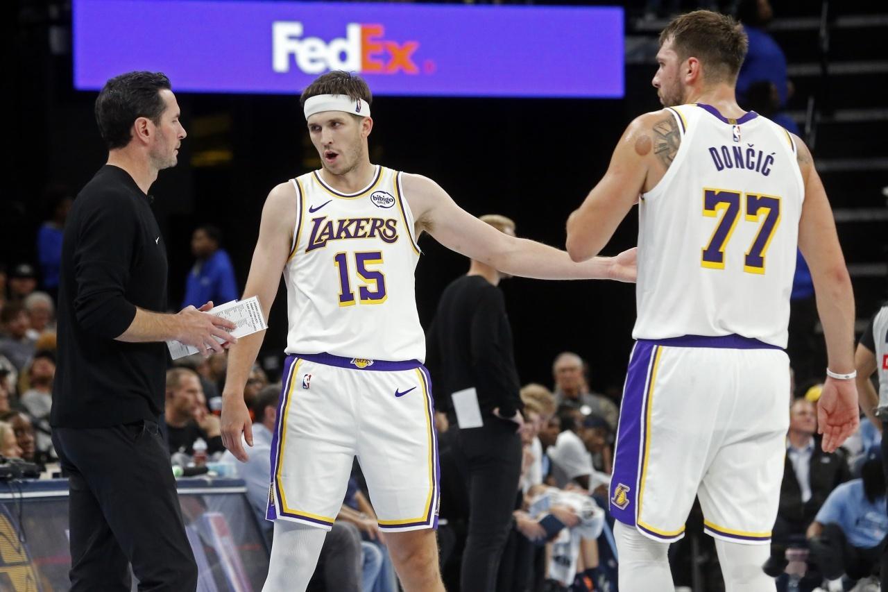 湖人NBA新赛季媒体人解析湖人新赛季：稳定性提升，有望稳居西部前四湖人媒体人Jo