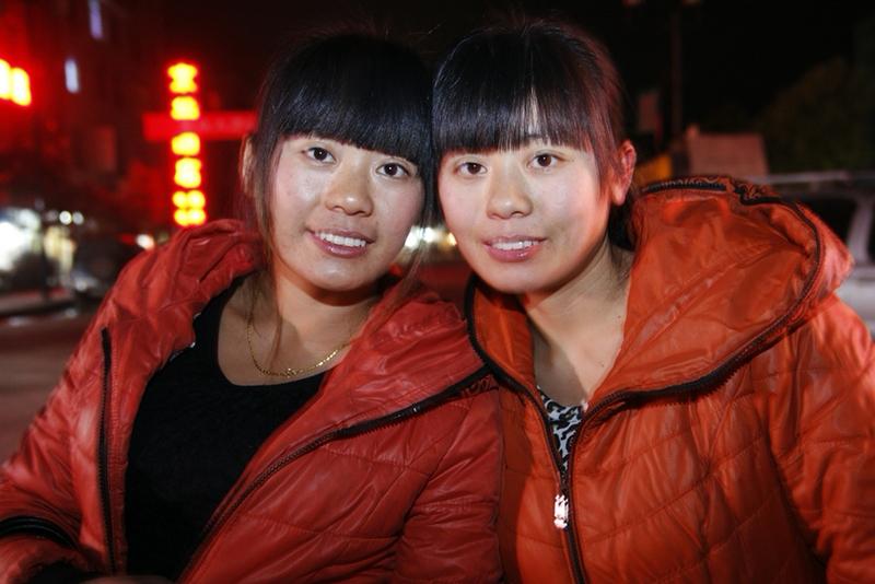 近日，安徽工程大学大一女生小菲校内溺亡事件令人痛心。12月8日晚，她参加户外游戏