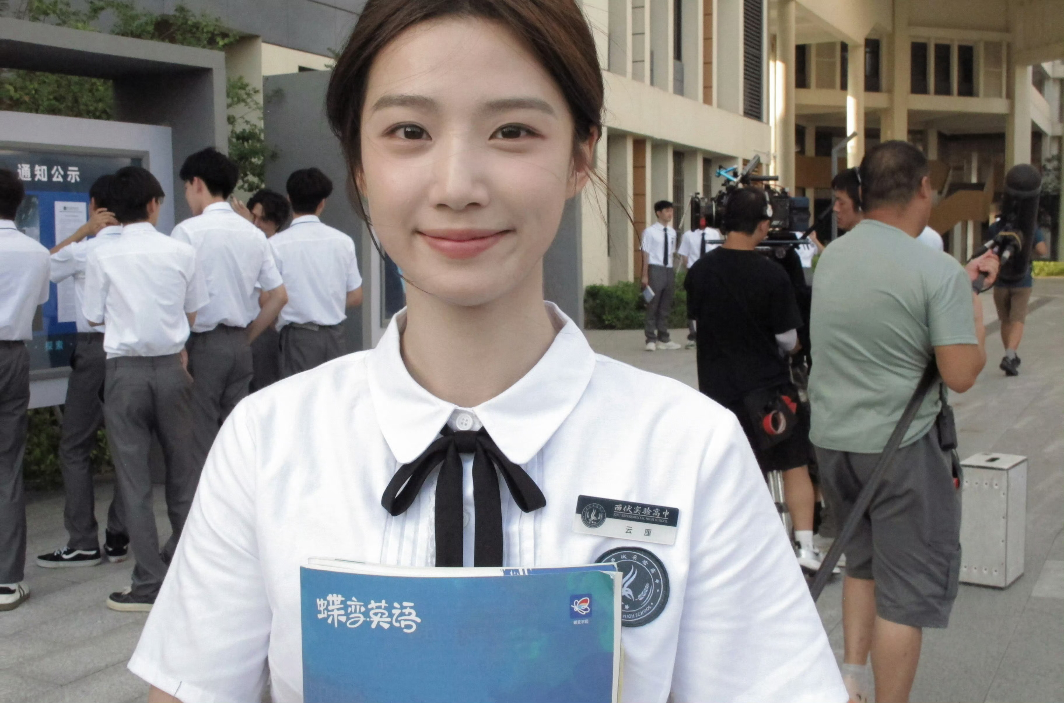 卢昱晓｜和学姐重逢在人山人海里