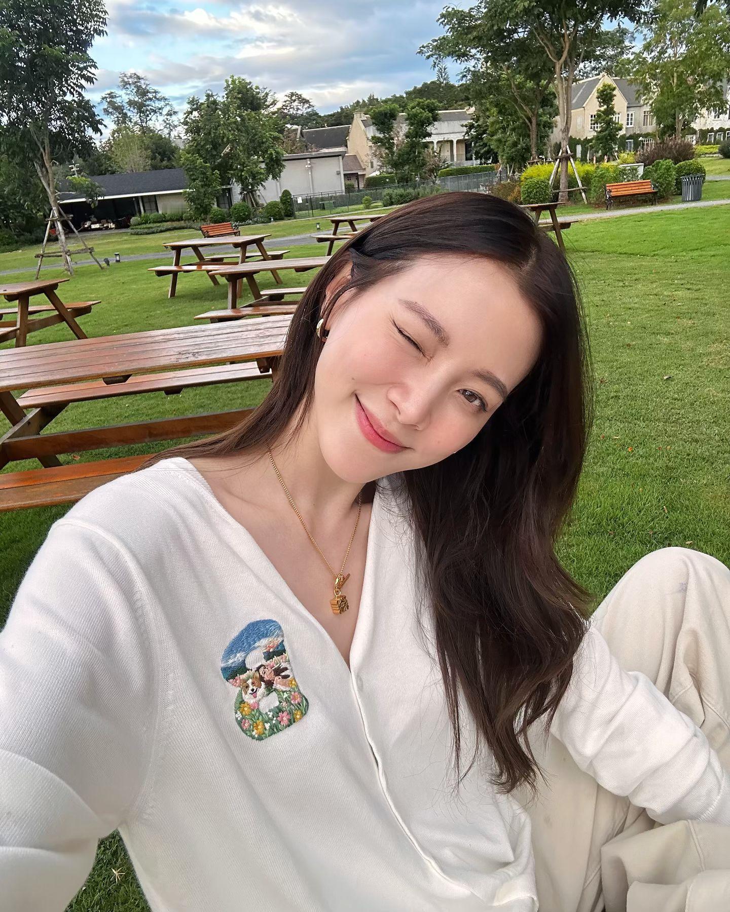 Baifern吕爱惠[超话]  📍Baifern Pimchanok IG更新