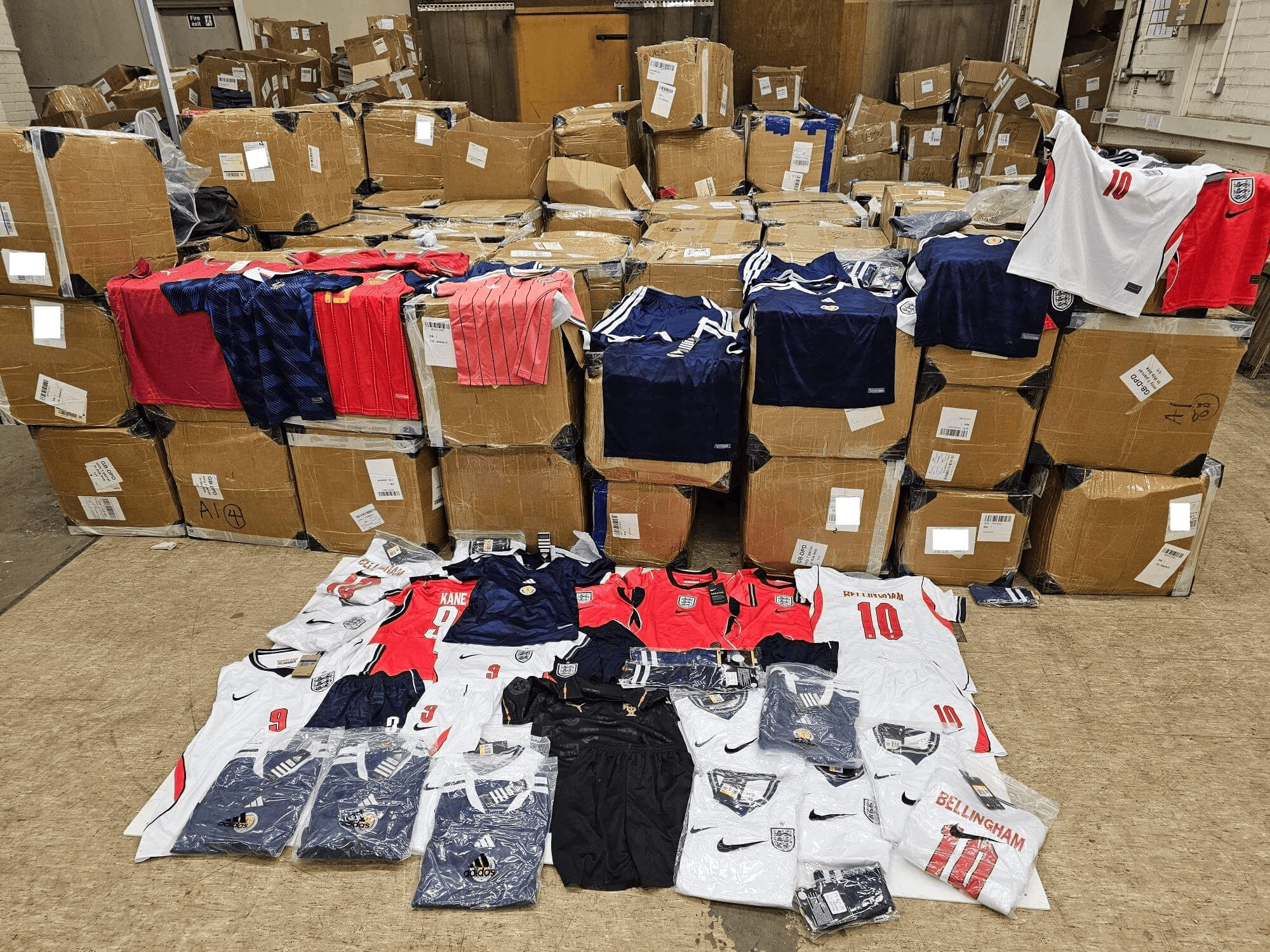 TA：美国查获超44.5万件世界杯侵权商品，梅西假球衣最多