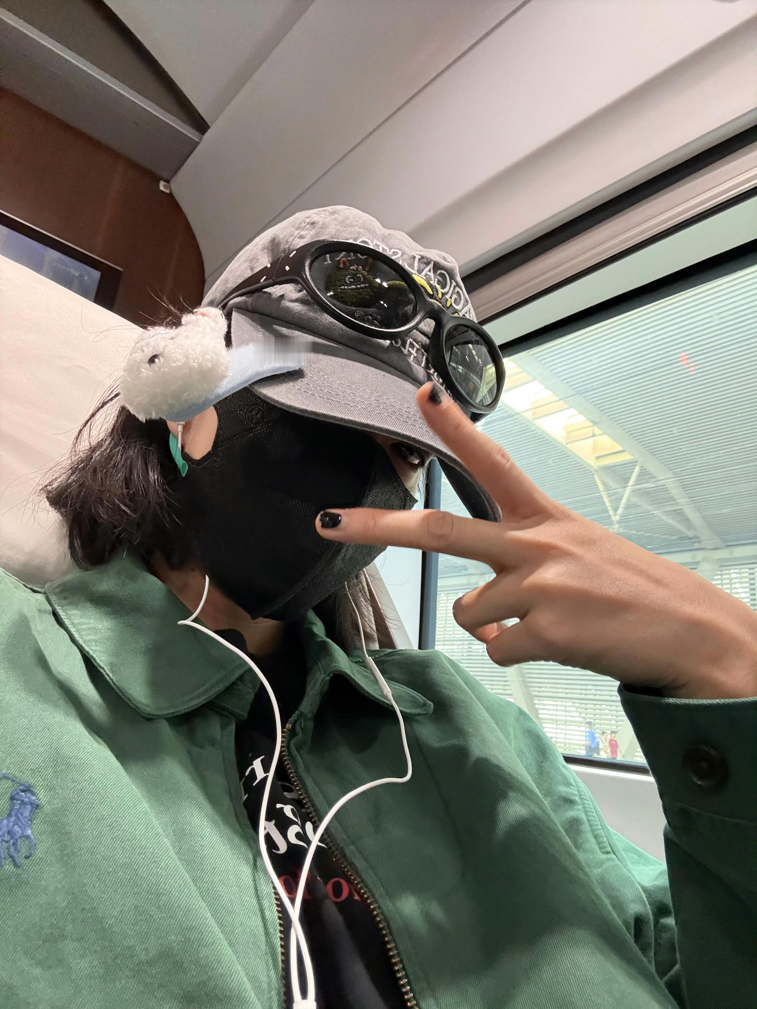 电影长安的荔枝庄达菲阿僮 分享路演日常[赢牛奶]好有趣好活泼的live图[哈哈]
