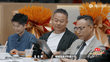 拒绝流量的莫氏鸡煲开始上综艺了别人上综艺求曝光，莫氏鸡煲老板上《一饭封神》像是被