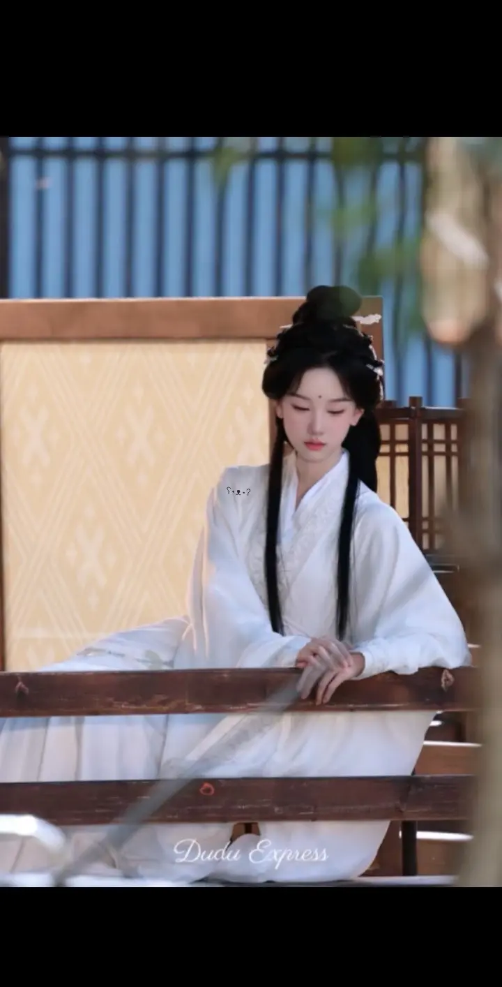 美人凭栏