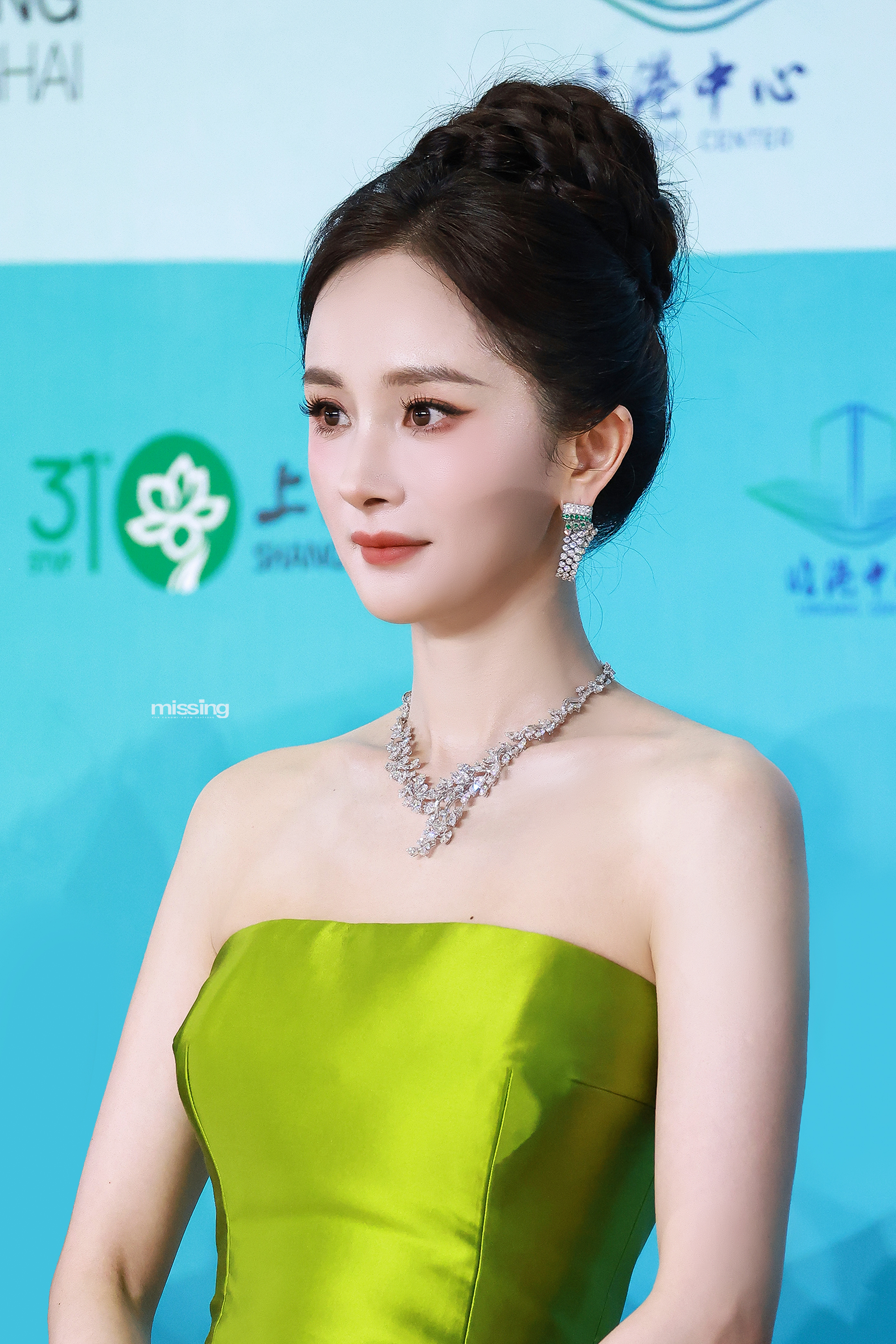“我行其野，芃芃其麦” 🌾·杨幂 绿瓷美人 ·白玉兰白玉兰红毯 ·杨幂 白玉兰