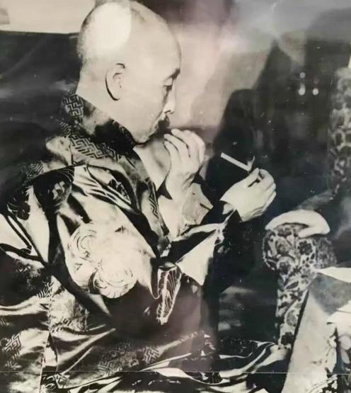 民国北洋政坛，是近代最虚伪、最功利的官场修罗场。众官僚履历光鲜、谈吐得体，忠奸善