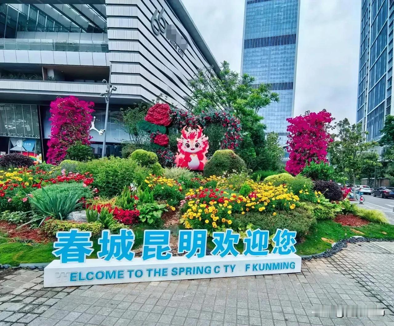 大家发现没，身边那些总爱念叨过去的人，混得都不好。为啥？心思都用在回忆上了，哪还